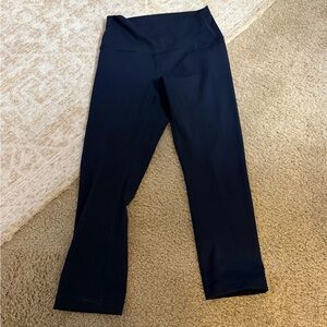 Lululemon Peloton Navy Leggings.  Mid-calf length.Sz 6
